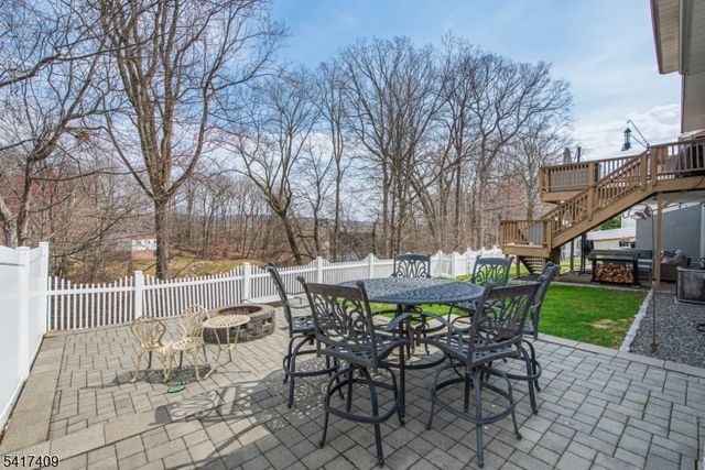 104 Lionshead Drive West, Wayne Twp., NJ 07470