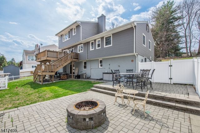 104 Lionshead Drive West, Wayne Twp., NJ 07470