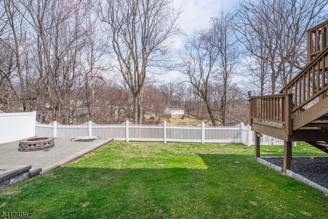 104 Lionshead Drive West, Wayne Twp., NJ 07470