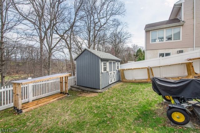 104 Lionshead Drive West, Wayne Twp., NJ 07470