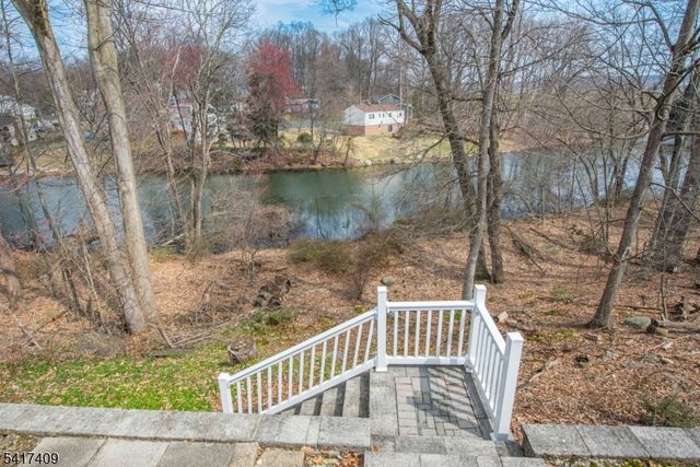 104 Lionshead Drive West, Wayne Twp., NJ 07470