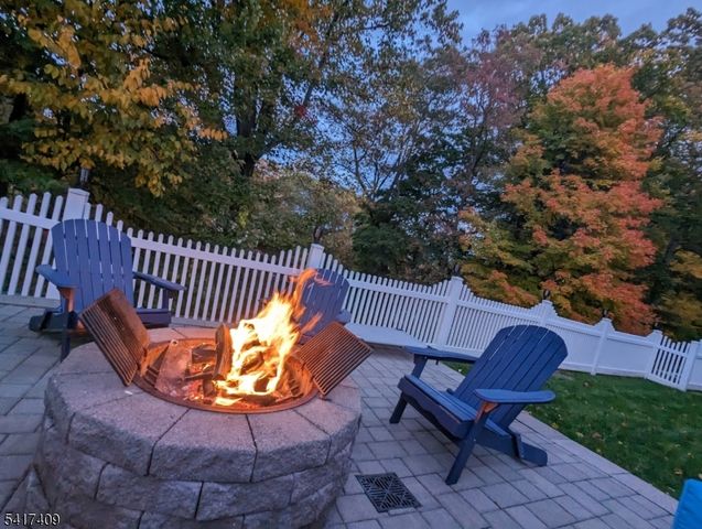 104 Lionshead Drive West, Wayne Twp., NJ 07470