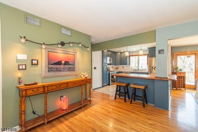 104 Lionshead Drive West, Wayne Twp., NJ 07470