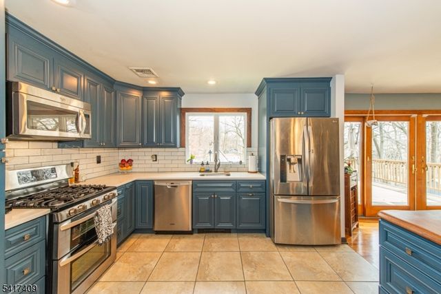 104 Lionshead Drive West, Wayne Twp., NJ 07470