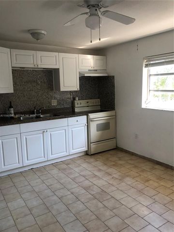 992 E 18th St, Hialeah, FL 33013
