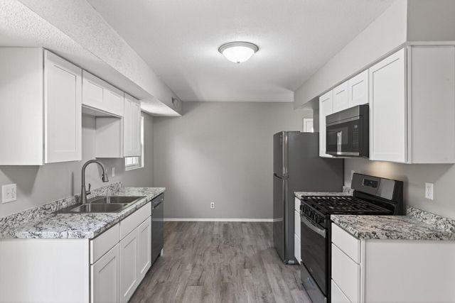 3211 Indiana Avenue N, Robbinsdale, MN 55422