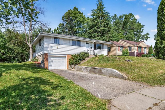 3211 Indiana Avenue N, Robbinsdale, MN 55422