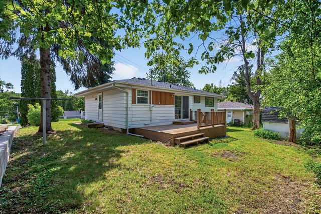 3211 Indiana Avenue N, Robbinsdale, MN 55422