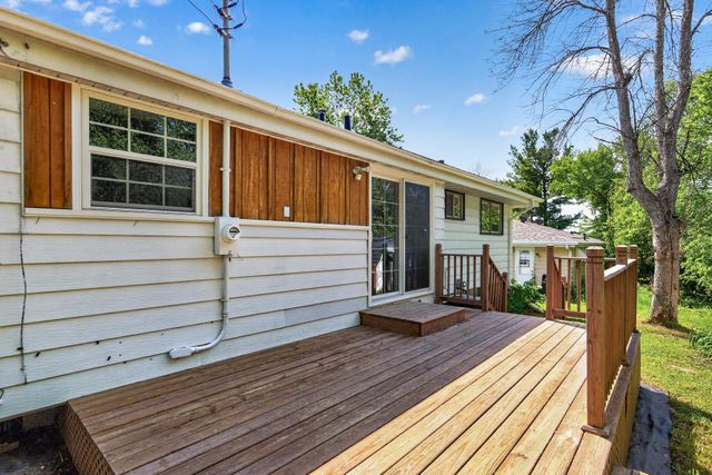 3211 Indiana Avenue N, Robbinsdale, MN 55422