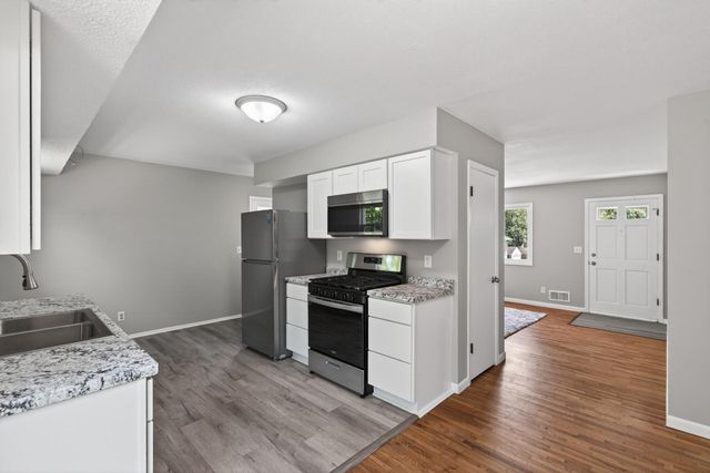 3211 Indiana Avenue N, Robbinsdale, MN 55422