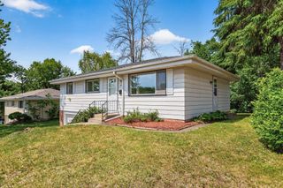 3211 Indiana Avenue N, Robbinsdale, MN 55422
