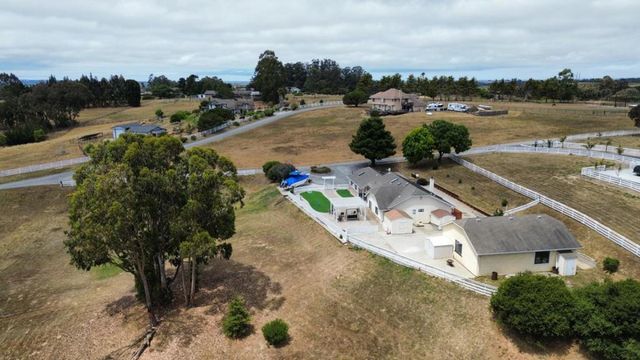 9891 Equestrian Place, Salinas, CA 93907