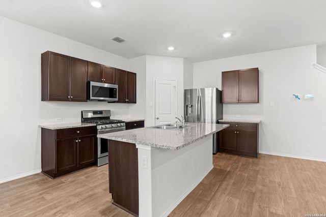 13027 Dolomar Pkwy, St.hedwig, TX 78152