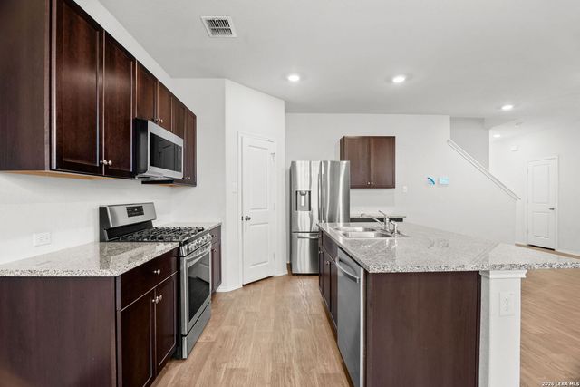 13027 Dolomar Pkwy, St.hedwig, TX 78152