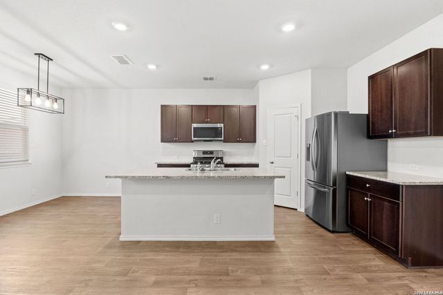 13027 Dolomar Pkwy, St.hedwig, TX 78152