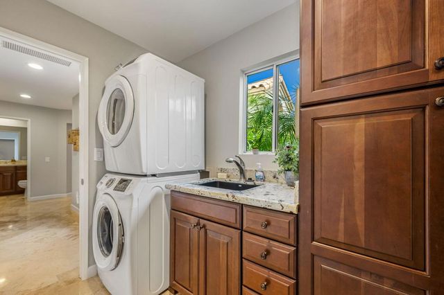 55685 Riviera, La Quinta, CA 92253