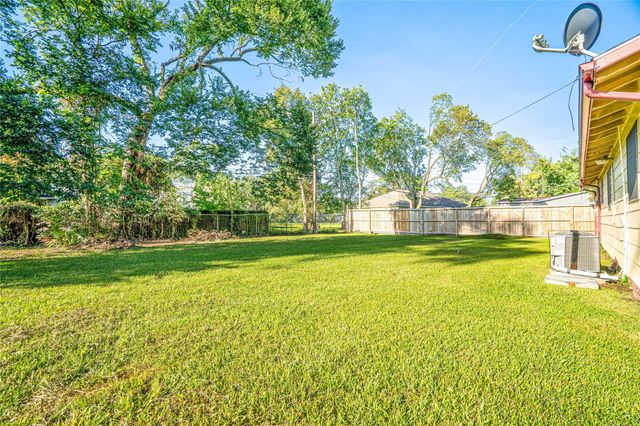 8318 Nyssa Street, Houston, TX 77078