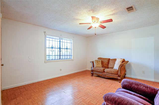 8318 Nyssa Street, Houston, TX 77078