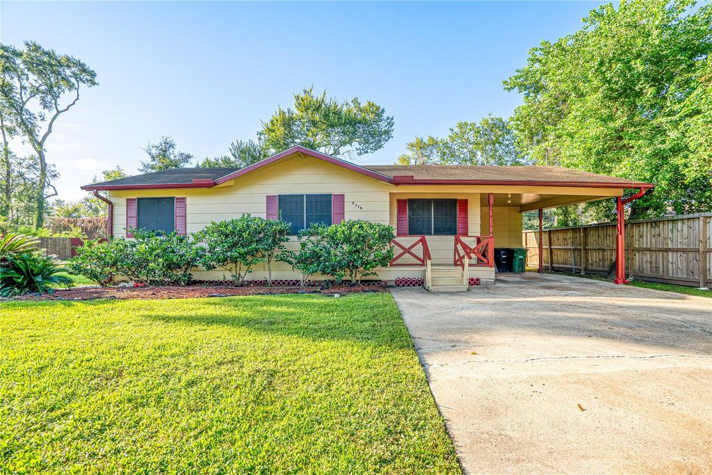 8318 Nyssa Street, Houston, TX 77078