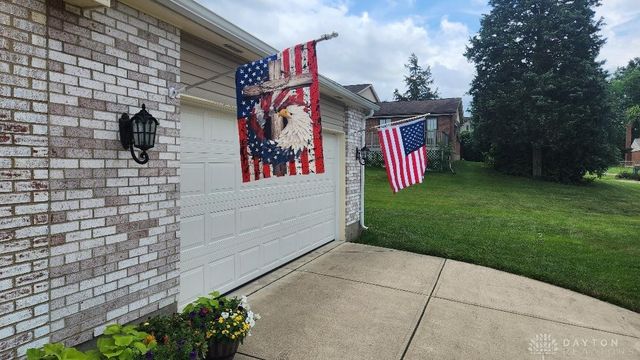 5622 Harlamert Drive, Dayton, OH 45449