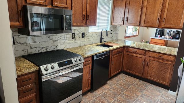 5622 Harlamert Drive, Dayton, OH 45449