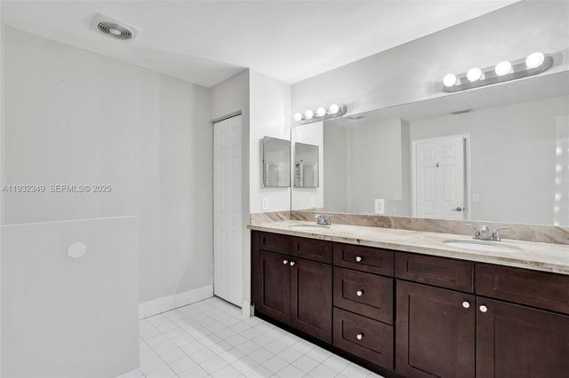 16452 NW 22nd St, Pembroke Pines, FL 33028