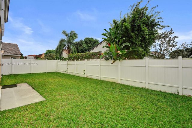 16452 NW 22nd St, Pembroke Pines, FL 33028