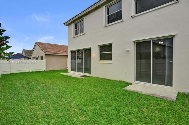 16452 NW 22nd St, Pembroke Pines, FL 33028