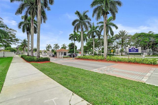 16452 NW 22nd St, Pembroke Pines, FL 33028