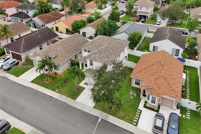 16452 NW 22nd St, Pembroke Pines, FL 33028