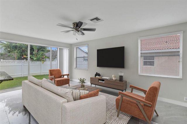 16452 NW 22nd St, Pembroke Pines, FL 33028