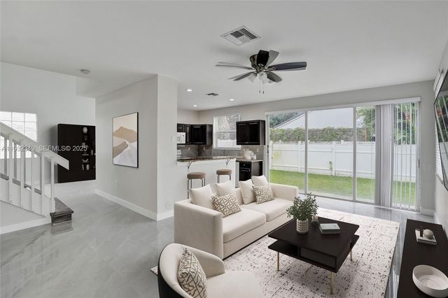 16452 NW 22nd St, Pembroke Pines, FL 33028