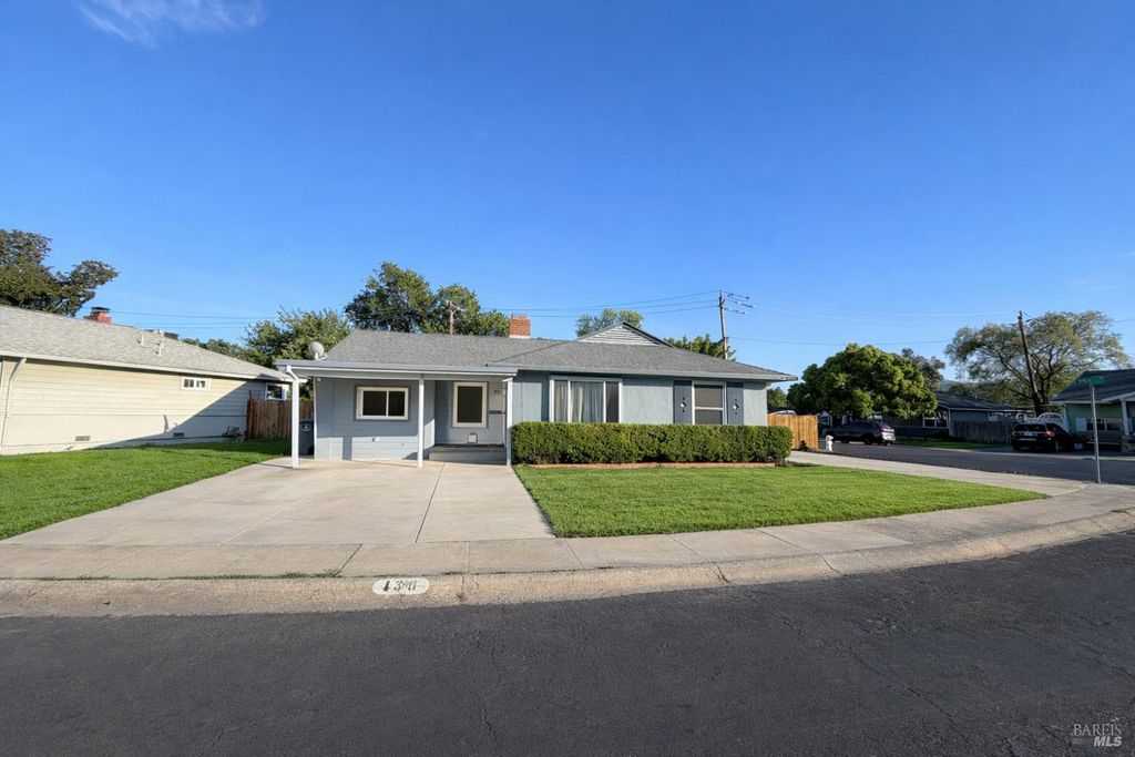 139 Maple St, Vacaville, CA 95688