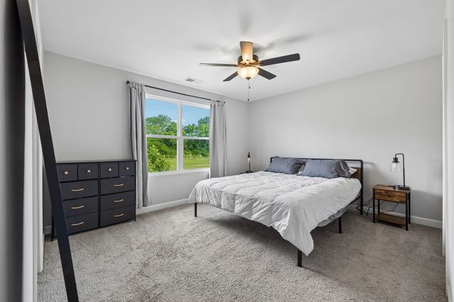 135 Harvard Dr, Gallatin, TN 37066