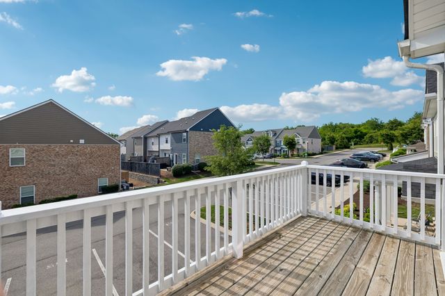 135 Harvard Dr, Gallatin, TN 37066