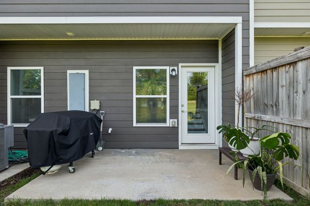 135 Harvard Dr, Gallatin, TN 37066