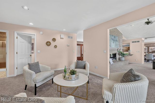 5161 Ledgewood Drive, Commerce Twp, MI 48382