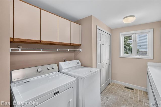 5161 Ledgewood Drive, Commerce Twp, MI 48382