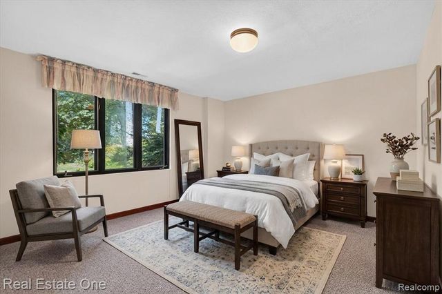 5161 Ledgewood Drive, Commerce Twp, MI 48382