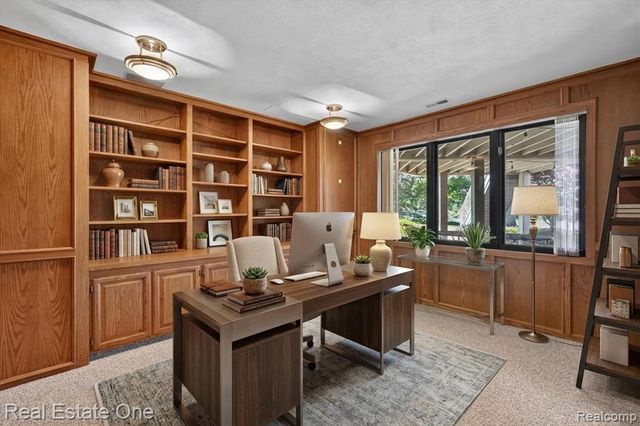 5161 Ledgewood Drive, Commerce Twp, MI 48382