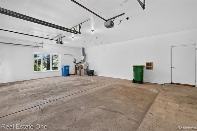 5161 Ledgewood Drive, Commerce Twp, MI 48382