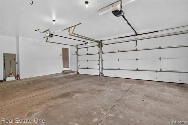 5161 Ledgewood Drive, Commerce Twp, MI 48382