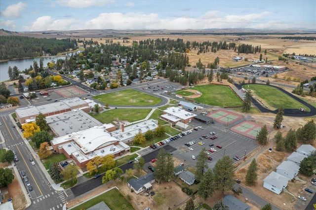 1045 E Evergreen Dr, Medical Lake, WA 99022