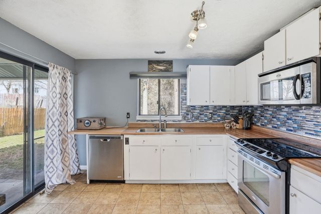 1045 E Evergreen Dr, Medical Lake, WA 99022