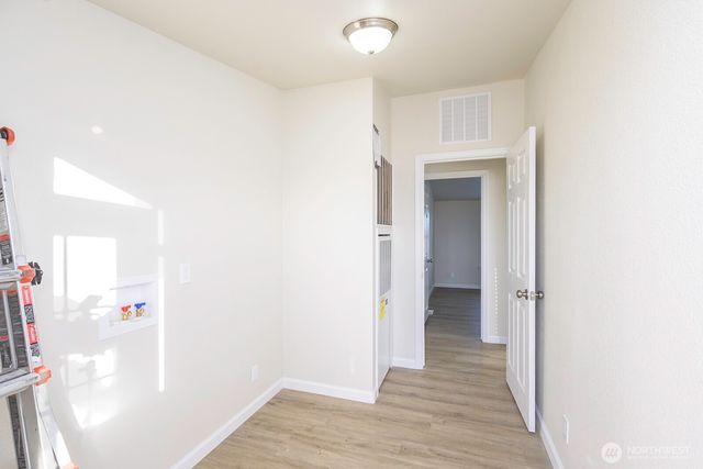 4948 NE E.7 Road, Moses Lake, WA 98837