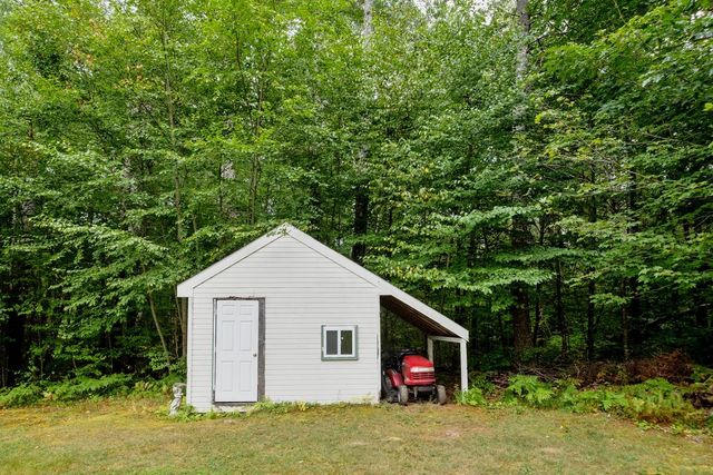 8 Juniper Lane, Barrington, NH 03825