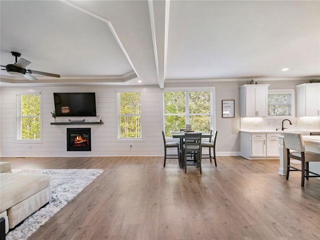 4340 Sierra Creek Drive, Hoschton, GA 30548