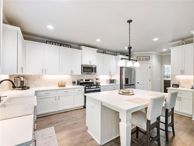 4340 Sierra Creek Drive, Hoschton, GA 30548