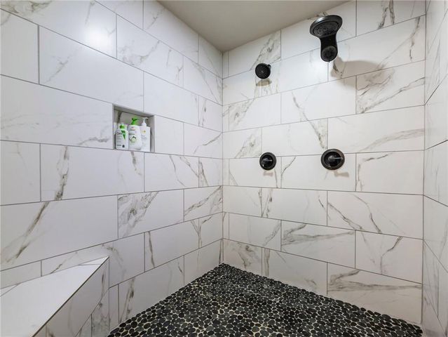 4340 Sierra Creek Drive, Hoschton, GA 30548