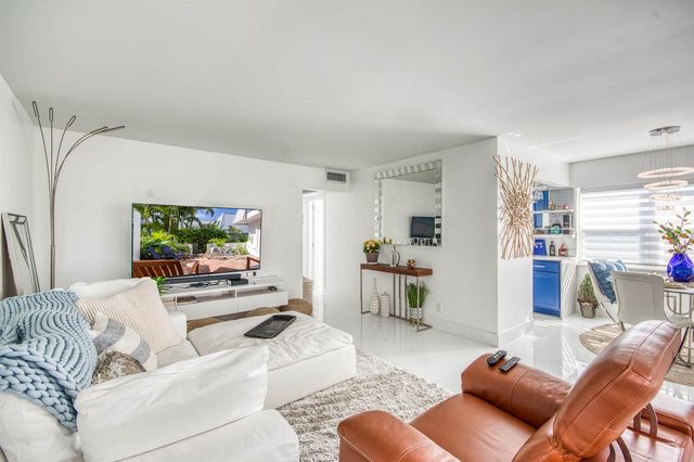 330 Andover M, West Palm Beach, FL 33417